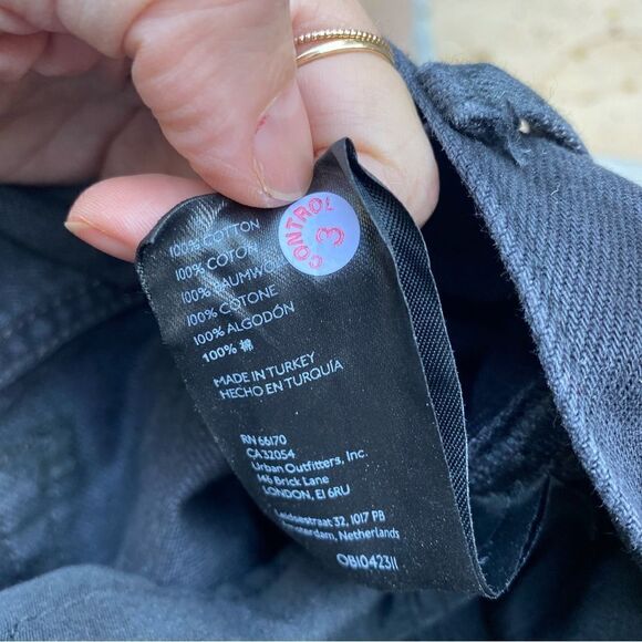 Free people Maggie Mid Rise Straight Jeans distressed in black size 24 - Picture 10 of 13